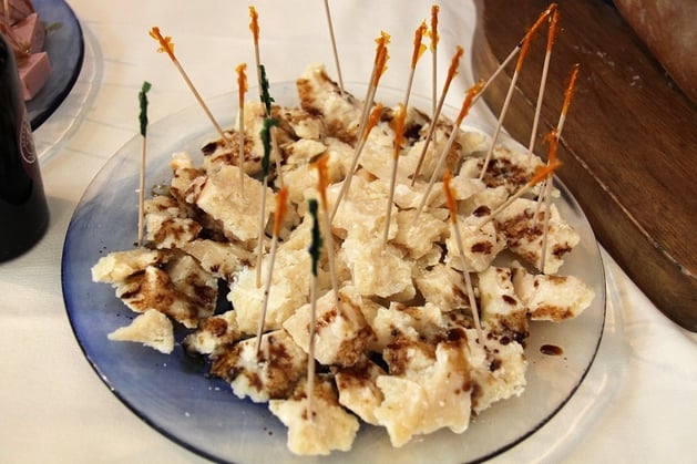 parmigiano-reggiano-and-balsamic-vinegar