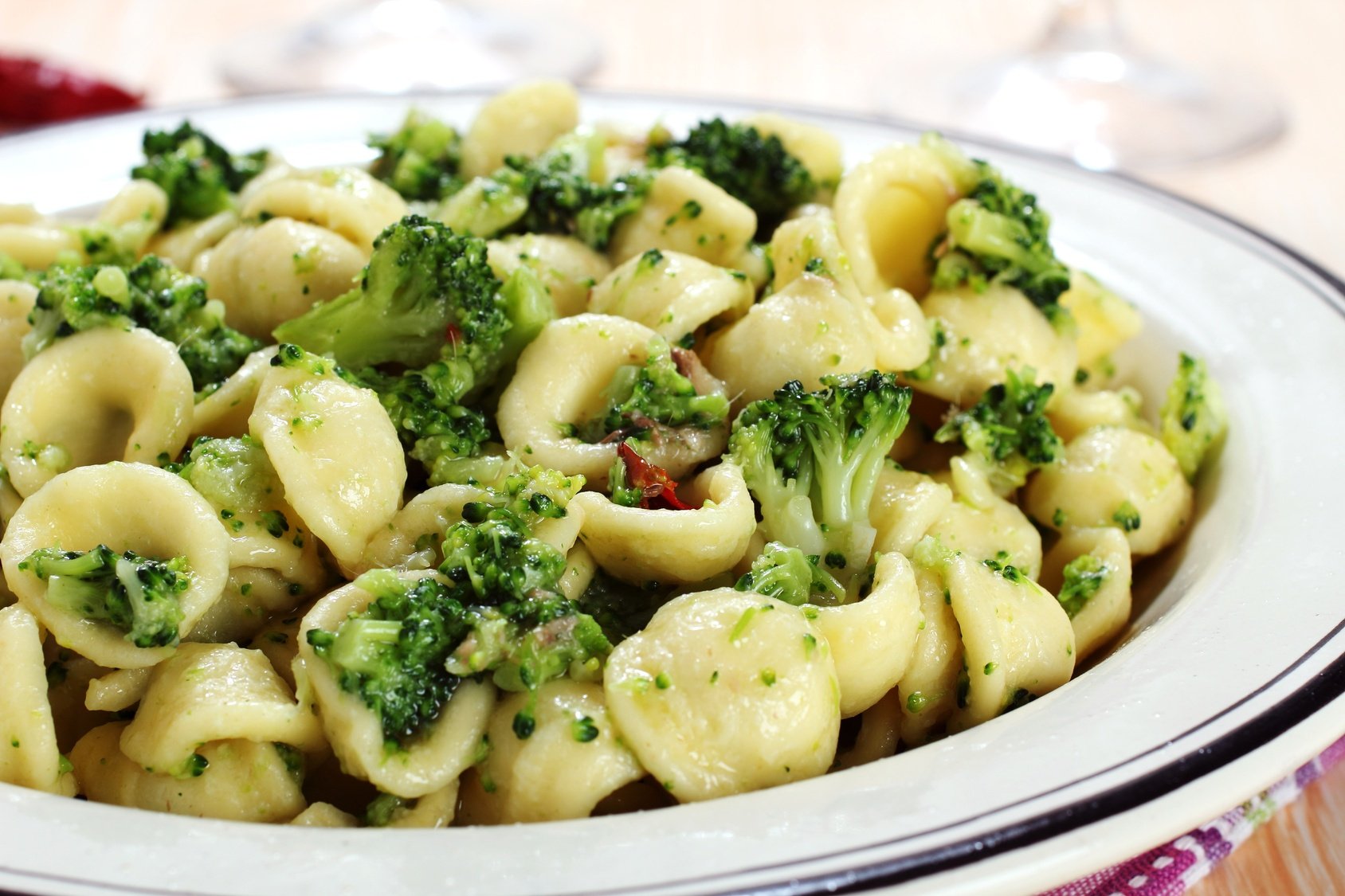 Orecchiette_cime_di_rape.jpg